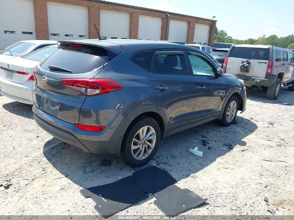 2017 HYUNDAI TUCSON SE — I4
