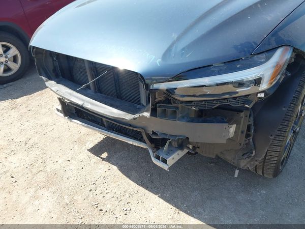 2022 VOLVO XC60 B5 INSCRIPTION — I152