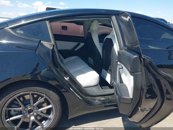 2021 TESLA MODEL 3 — I8