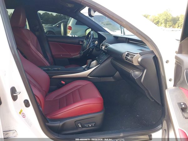 2016 LEXUS IS 300 — I5
