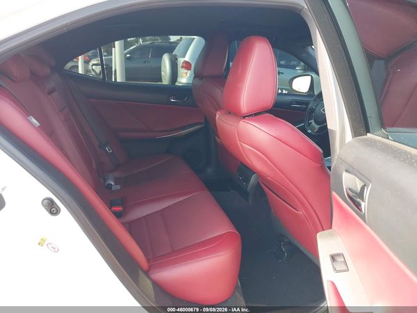 2016 LEXUS IS 300 — I8