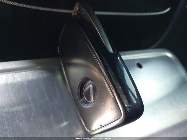 2016 LEXUS IS 300 — I11