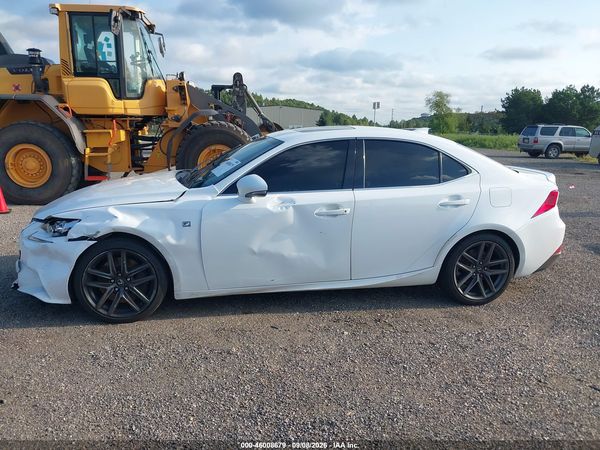 2016 LEXUS IS 300 — I117