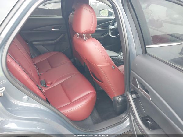 2025 MAZDA CX-30 2.5 S CARBON EDITION — I8