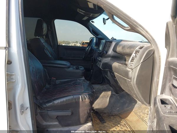 2022 RAM 2500 TRADESMAN  4X4 8' BOX