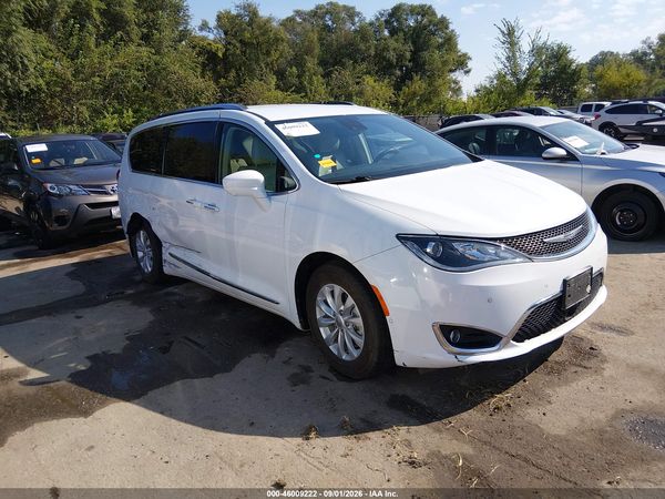 2018 CHRYSLER PACIFICA TOURING L — I1