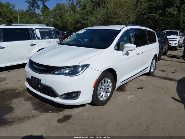 2018 CHRYSLER PACIFICA — I2