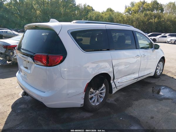 2018 CHRYSLER PACIFICA TOURING L — I4