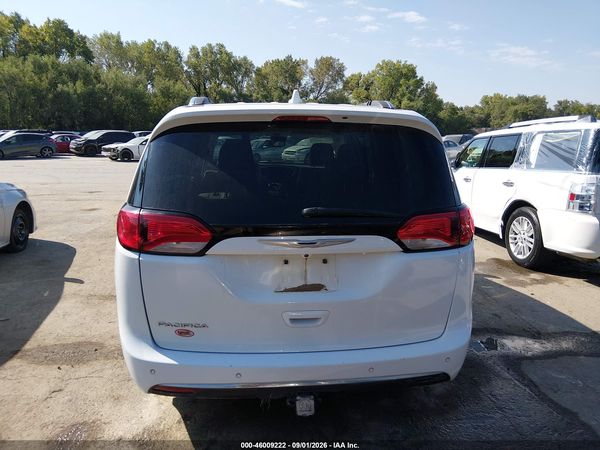 2018 CHRYSLER PACIFICA TOURING L — I119