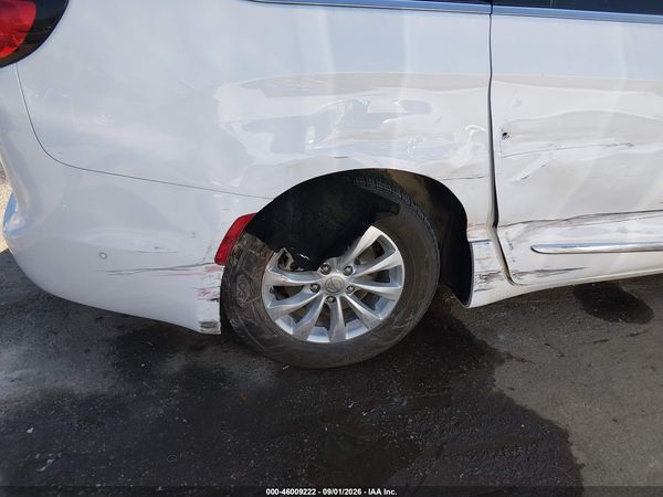 2018 CHRYSLER PACIFICA TOURING L — I152