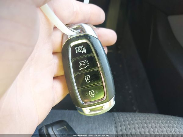 2019 HYUNDAI SANTA FE SEL — I11