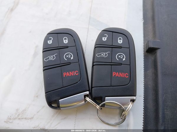 2016 JEEP GRAND CHEROKEE SUMMIT — I11