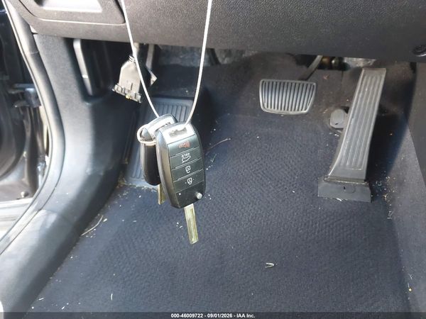 2018 KIA SORENTO 2.4L LX — I11