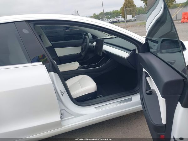 2020 TESLA MODEL 3 — I5