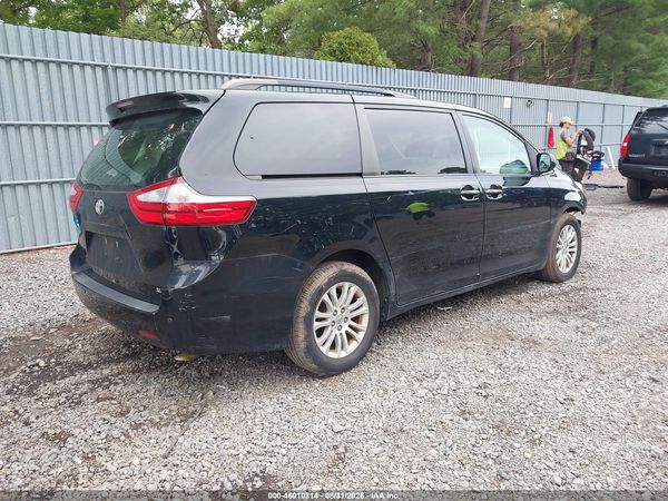 2015 TOYOTA SIENNA XLE PREMIUM 8 PASSENGER — I4