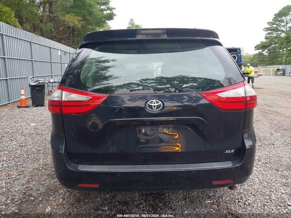2015 TOYOTA SIENNA XLE PREMIUM 8 PASSENGER — I119