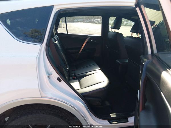 2016 TOYOTA RAV4 SE — I8