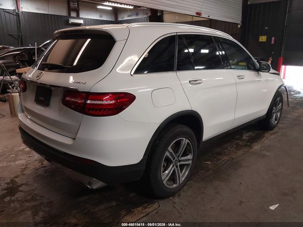 2019 MERCEDES-BENZ GLC 300 4MATIC — I4