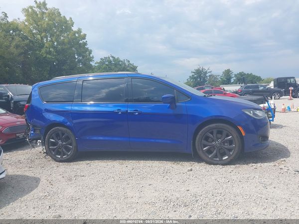 2020 CHRYSLER PACIFICA TOURING — I116