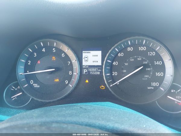 2017 INFINITI Q70 3.7 — I7