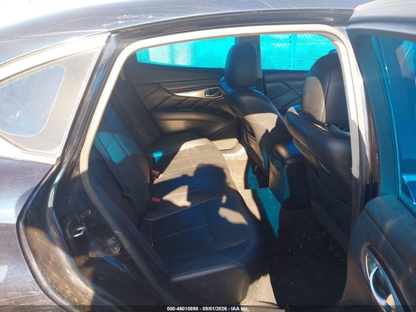 2017 INFINITI Q70 3.7 — I8