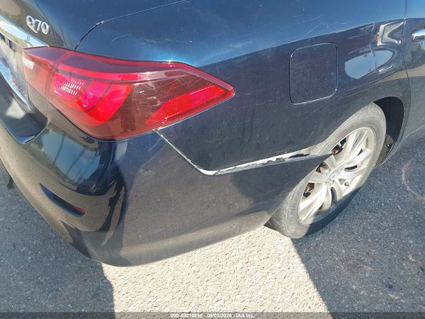2017 INFINITI Q70 3.7 — I154