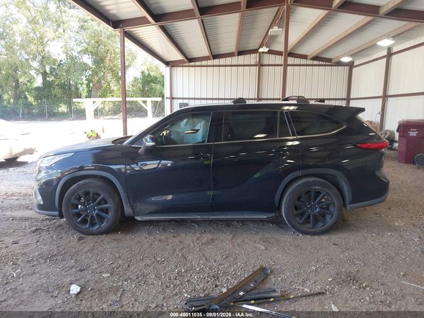 2022 TOYOTA HIGHLANDER XLE — I117