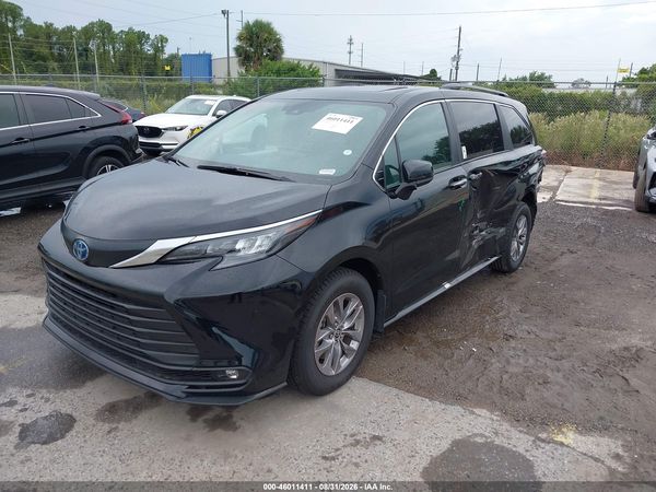2025 TOYOTA SIENNA — I2