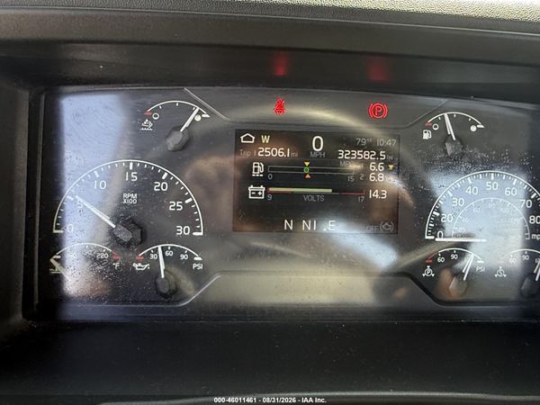2019 VOLVO VNR64T