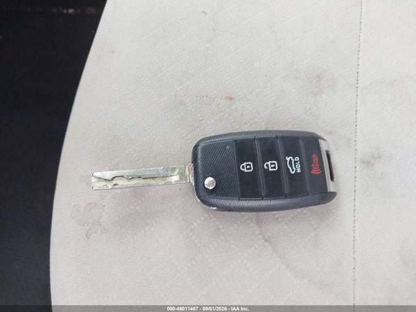 2016 KIA SORENTO 3.3L LX — I11