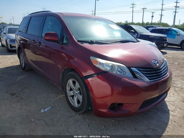 2014 TOYOTA SIENNA LE V6 8 PASSENGER — I1