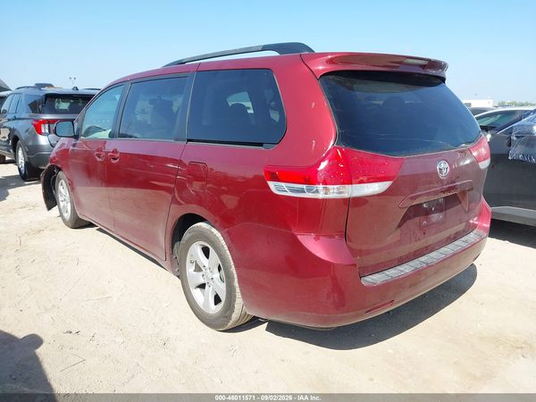2014 TOYOTA SIENNA LE V6 8 PASSENGER — I3