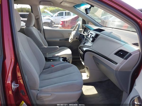 2014 TOYOTA SIENNA LE V6 8 PASSENGER — I5