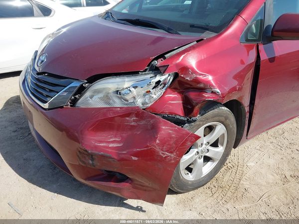 2014 TOYOTA SIENNA LE V6 8 PASSENGER — I6