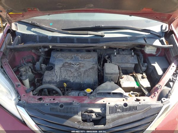 2014 TOYOTA SIENNA LE V6 8 PASSENGER — I10