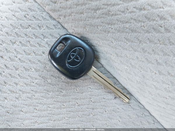 2014 TOYOTA SIENNA LE V6 8 PASSENGER — I11