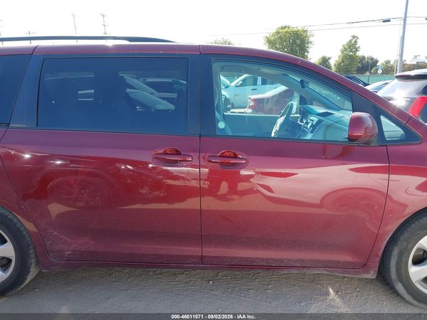 2014 TOYOTA SIENNA LE V6 8 PASSENGER — I116