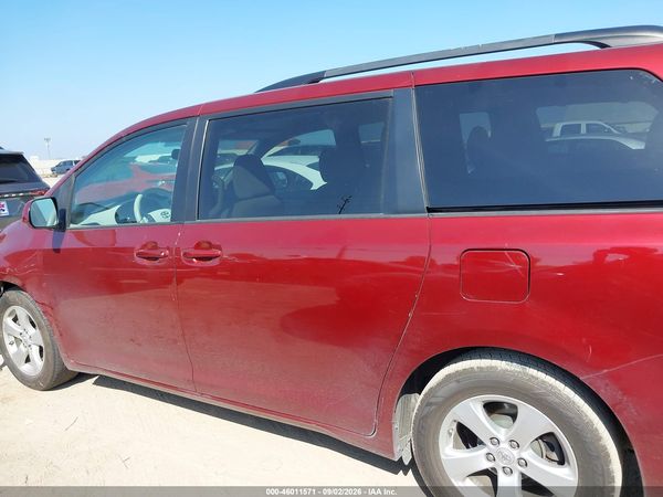 2014 TOYOTA SIENNA LE V6 8 PASSENGER — I117