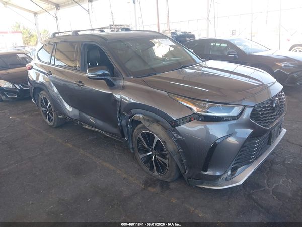 2022 TOYOTA HIGHLANDER XSE — I1
