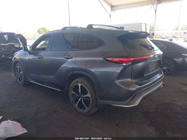 2022 TOYOTA HIGHLANDER XSE — I3