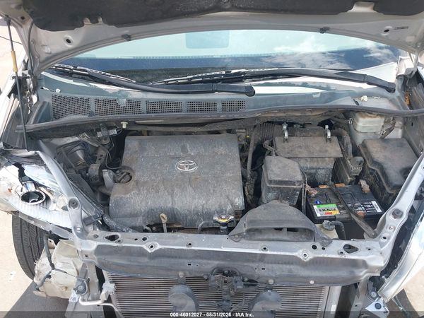 2014 TOYOTA SIENNA LE V6 8 PASSENGER