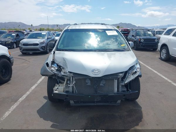 2014 TOYOTA SIENNA LE V6 8 PASSENGER