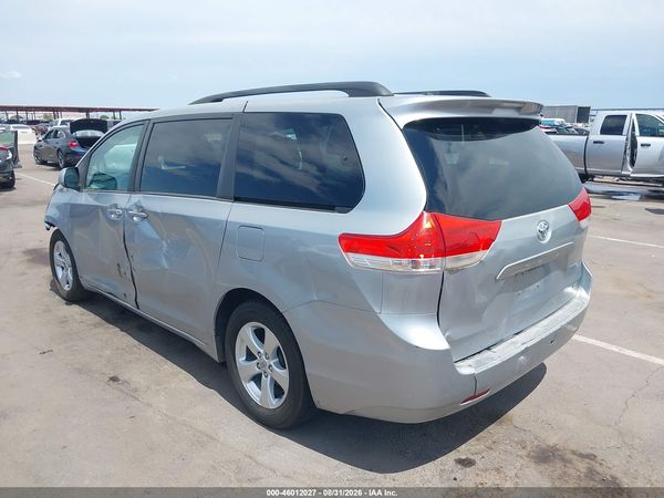 2014 TOYOTA SIENNA LE V6 8 PASSENGER