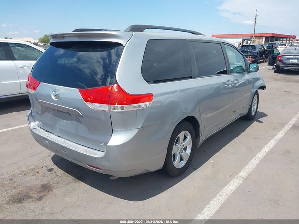 2014 TOYOTA SIENNA LE V6 8 PASSENGER