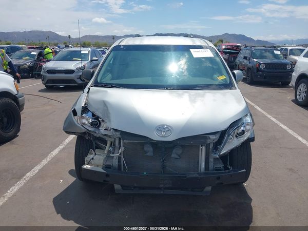 2014 TOYOTA SIENNA LE V6 8 PASSENGER