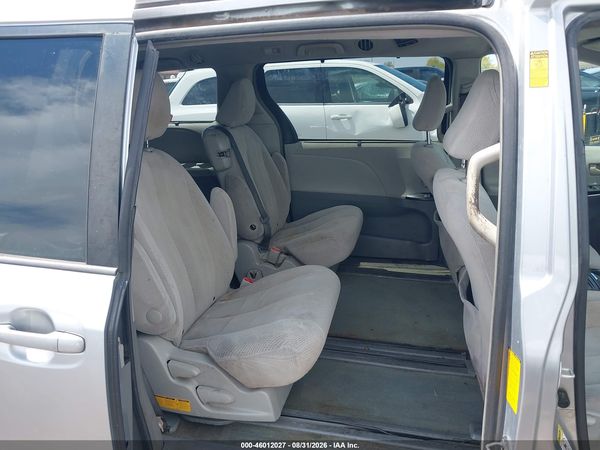 2014 TOYOTA SIENNA LE V6 8 PASSENGER