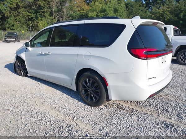 2021 CHRYSLER PACIFICA TOURING L — I3