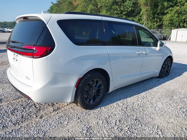 2021 CHRYSLER PACIFICA TOURING L — I4