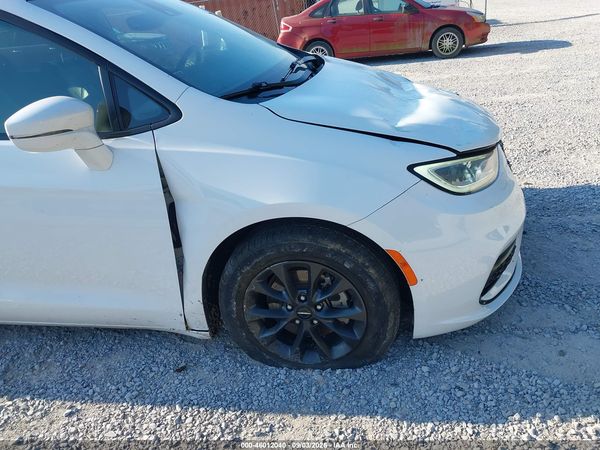 2021 CHRYSLER PACIFICA TOURING L — I156
