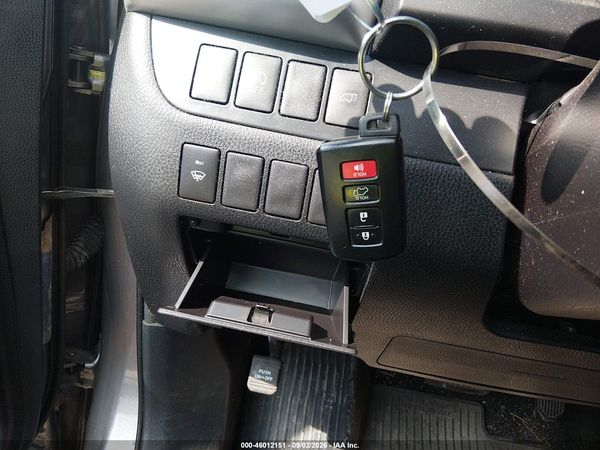 2018 TOYOTA HIGHLANDER XLE — I11
